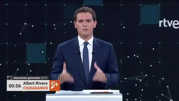 Albert Rivera durante el debate electoral de RTVE, con un contador de tiempo en pantalla.