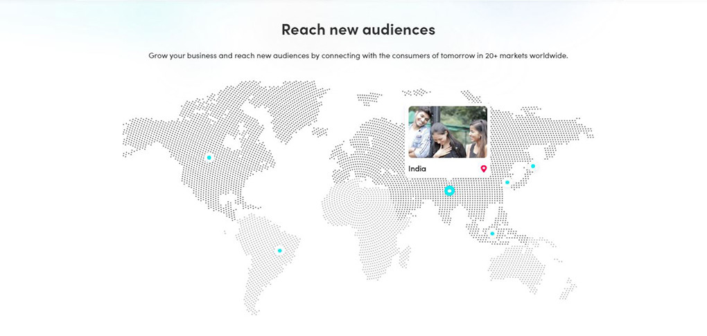 Mapa de alcance internacional de TikTok con ejemplos de creadores de distintos países.